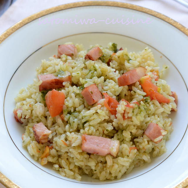 【ベーコン＆トマトのイタ飯】簡単で美味しいバジル風味の炒飯☆