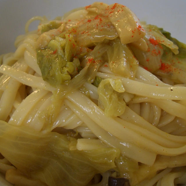 丸ごとレタスとエリンギのエスニック麺