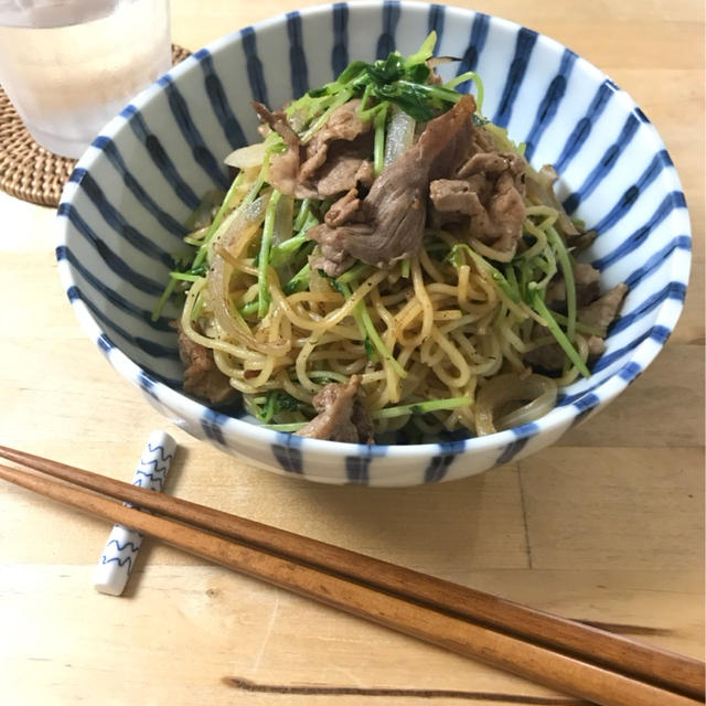 豆鼔醤の合わせソースで＊豆苗と豚肉の焼きそば