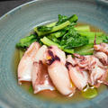 小松菜と小ヤリイカのコンソメ煮【ぐんまクッキングアンバサダー】煮時間はたったの５分。小松菜はシャキシャキに、イカは柔らかく仕上げた簡単おつまみ。