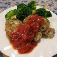 ★かけトマレシピ★　鶏肉とポテトのジェノベーゼ　トマトソースを添えて