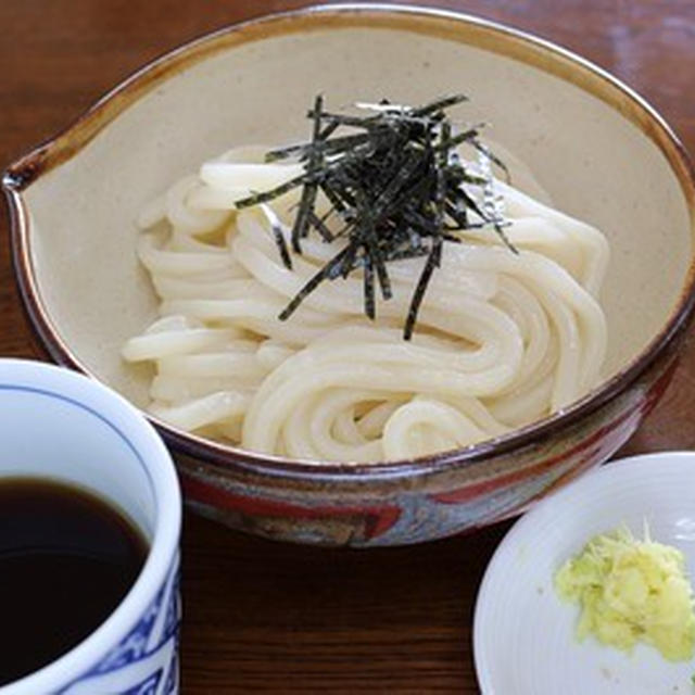 客人をほったらかして朝うどん