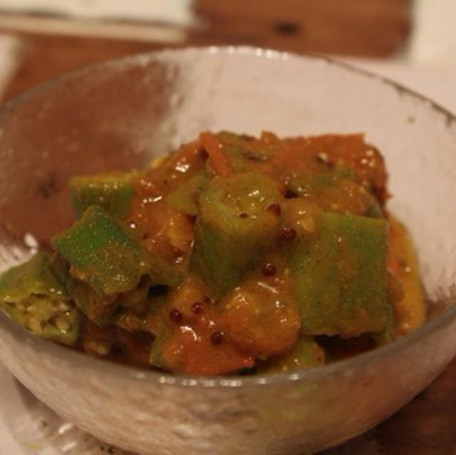 プリン／【recipe】オクラとトマトのカレースパイスサラダ