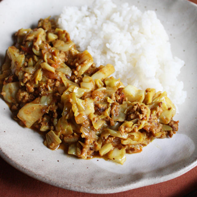 キャベツのキーマカレーと山芋ピクルスの献立、とシェ・ナカ♪