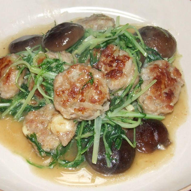 水菜と豚挽肉のつくねの生姜風味炒め