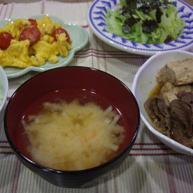 すき煮とﾚﾀｽ海苔ｻﾗﾀﾞ