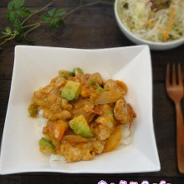 昼カフェ★フレッシュトマトのとろ～りチキンアボカド丼ランチセット【レシピ】