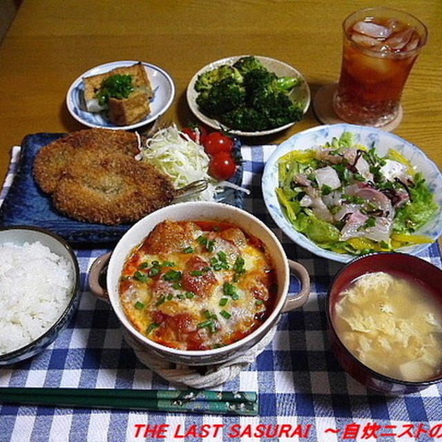 【夕食】鶏肉のトマト煮込み・いわしのフライ・鯛の昆布〆サラダ風…