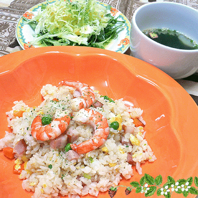 えびピラフ… コーンポタージュ味のドレッシングdeサラダ☆