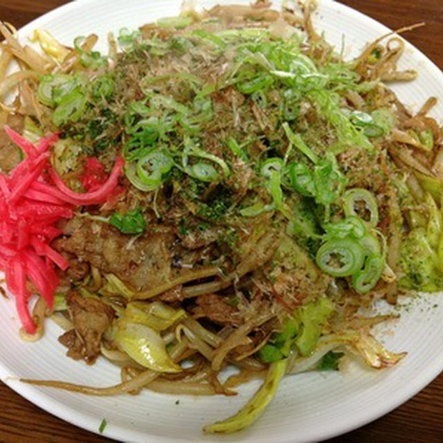 焼きそばで一杯入れたったー