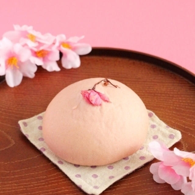 春です♪桜とクリームチーズのあんぱん
