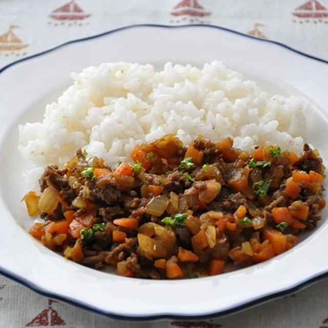 【節約おかず】ごはんがモリモリ食べたくなる！食欲増進「ドライカレー」