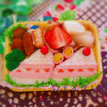 三角おにぎりdeケーキ弁当