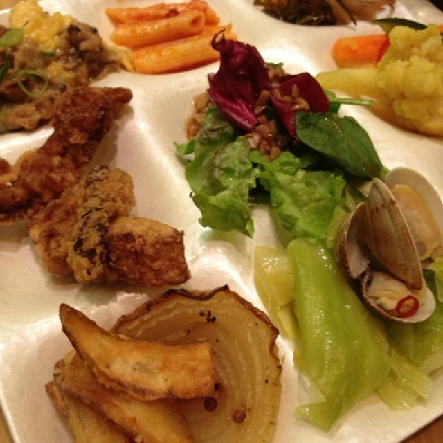 自然食ビュッフェ 花草香さんでランチ