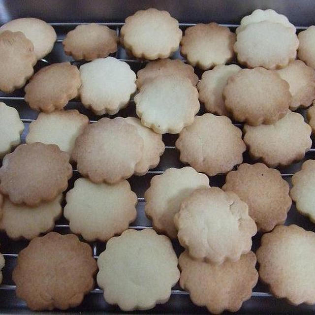 余ったタルト生地でクッキー作り