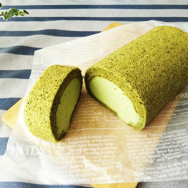抹茶チーズクリームのロールケーキ