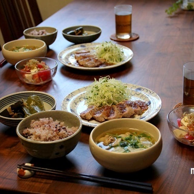 まぐろのステーキ　オニオンソース。