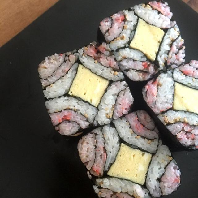 飾り巻き寿司、自主練中