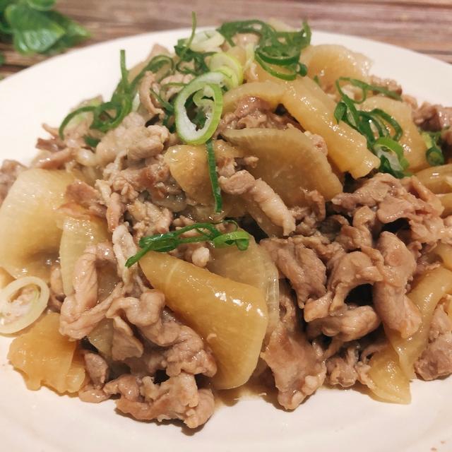 豚こまとスライス大根のうまだし煮　めんつゆと鶏ガラスープの素で旨味たっぷり