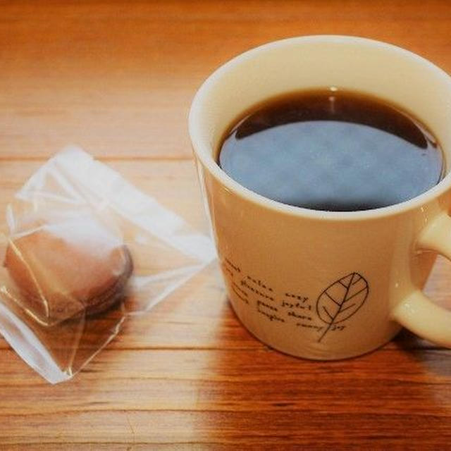 久々の休日は豆を挽いて・・