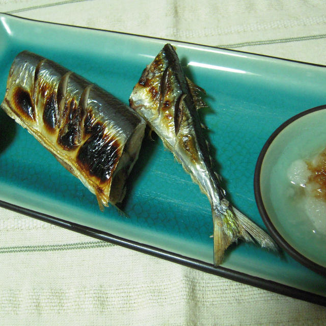 秋刀魚の塩焼きと富有柿、ラフランス