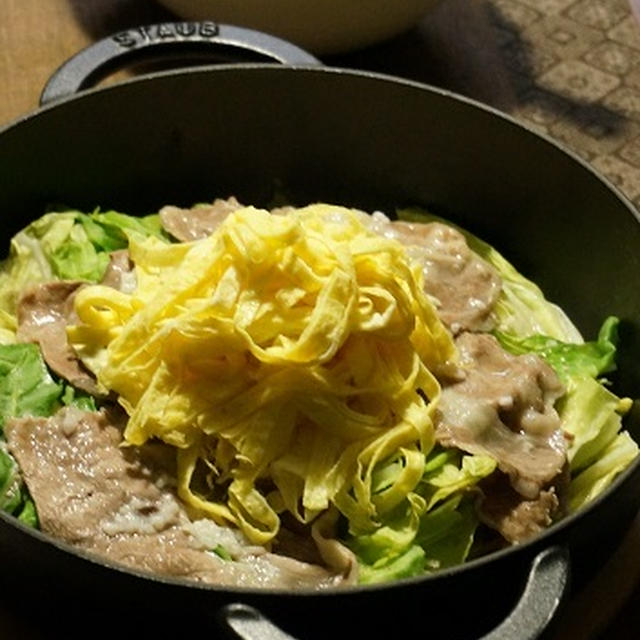 いくらでも食べれる！春キャベツと豚肉の塩麴蒸し鍋