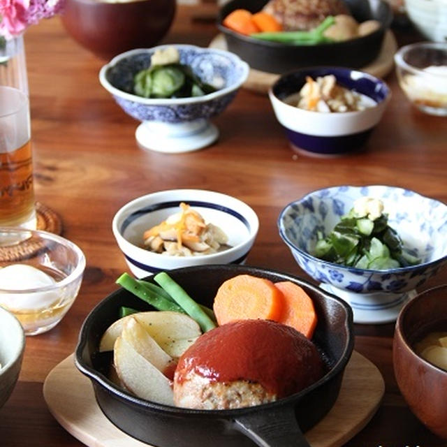 仕上げはオーブンで、ふっくらハンバーグ　定食。