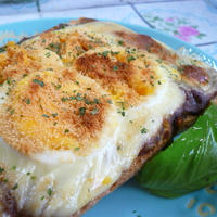 残ったカレーでトースト＆無花果でレッドスムージー♪