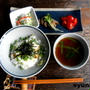 とろろごはん、小松菜の味噌汁、野菜で朝ごはん＊連載記事を更新しました