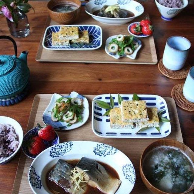 さばの味噌煮定食。はちみつ味噌味のフライドチキン（フーディストノート）。