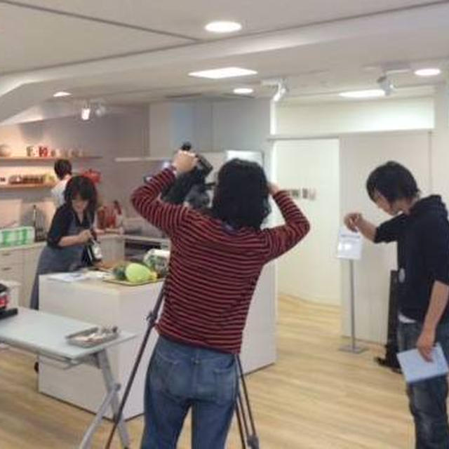 あの！「バイキング」月曜日に定期的に出演させていただくことになりました！