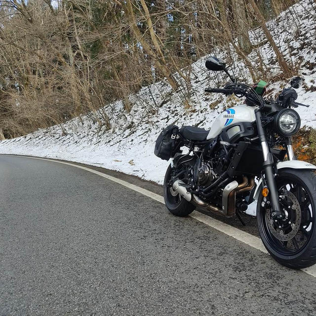 2月22日背の本高原、残雪ツーリング　、　やまなみレストハウスのやまなみチーズバーガー