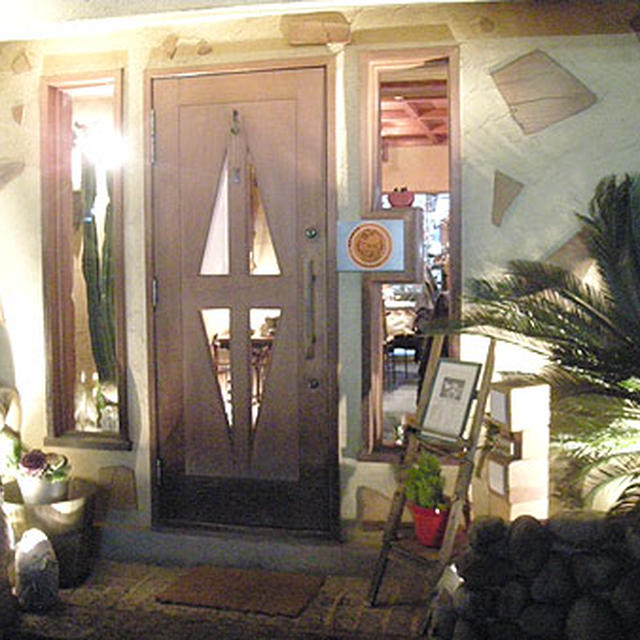 奈良・asian cafe dining Trucha（トゥルーチャ）