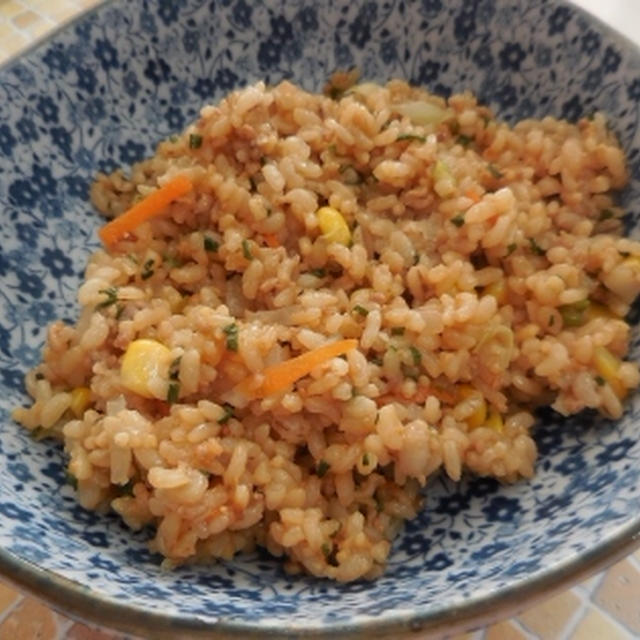 ごま油とお味噌がおいしいみそ味チャーハン♪