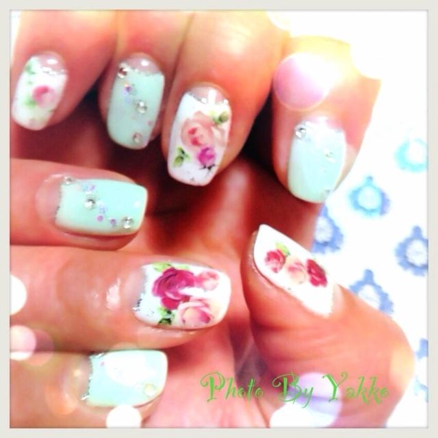 逆フレンチ薔薇ネイル