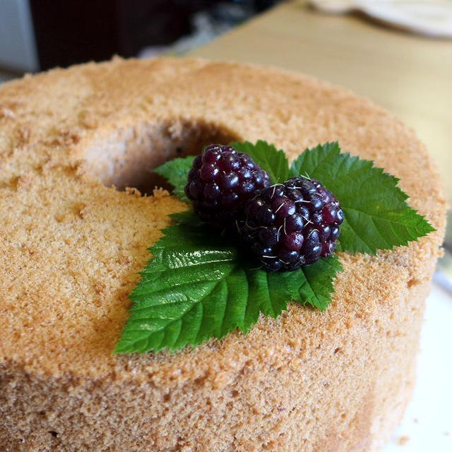 ブラックベリーのシフォンケーキ By Pikaさん レシピブログ 料理ブログのレシピ満載