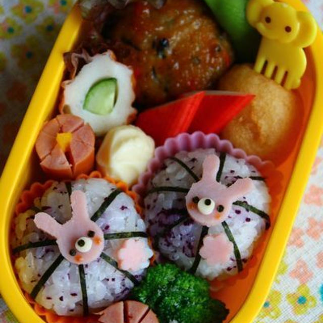 キャラ弁**ワンポイトのうさぎさんおにぎり