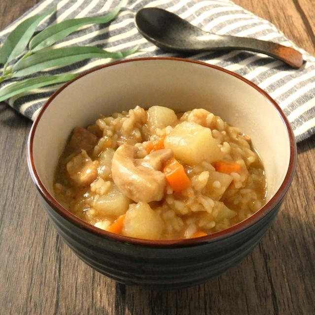 炊飯器で簡単！「具だくさんの和風カレー粥」