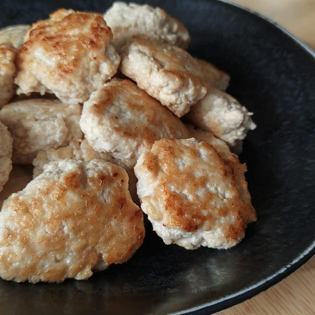 【材料３つ・タレ次第でアレンジ無限大】鶏ひき肉と豆腐のハンバーグ