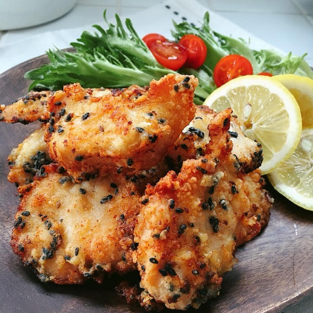 鶏胸肉の黒ごま衣揚げ[くらしのアンテナ]