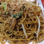 夫の作った焼きそばで晩ご飯(*^^*)お昼は何故かくら寿司でした(^_^;)