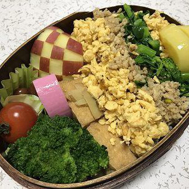 三色そぼろ丼弁当