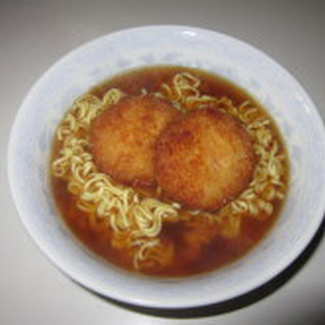日清ラーメンやさんでコロッケらーめん♪