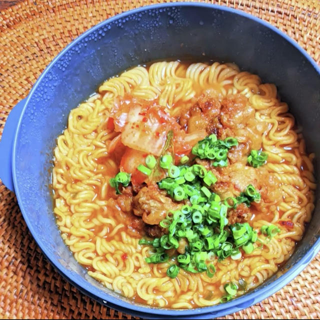 味噌チゲ風唐揚げラーメン