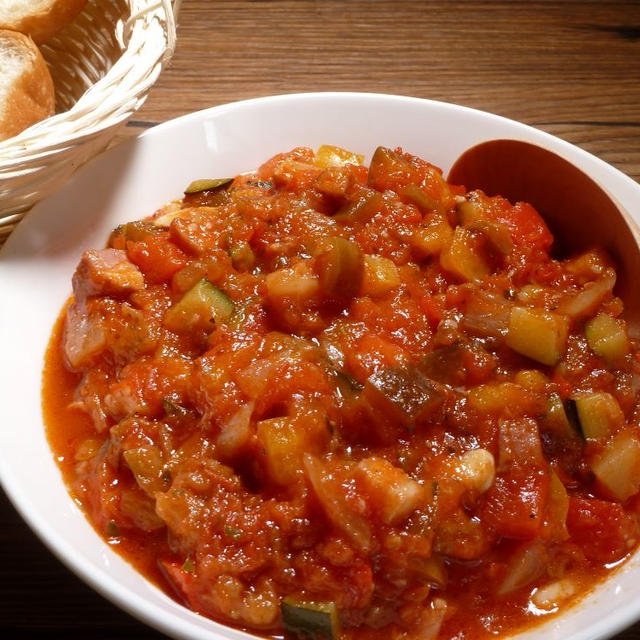 みかん亭では夏野菜のトマト煮は、もちろんラタトゥイユ。