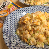 エバラ食品 「プチッとごはんズ」 で パパっとチャーハン♪