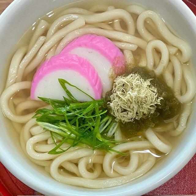 黄金比率のお出汁で昆布うどん ♪