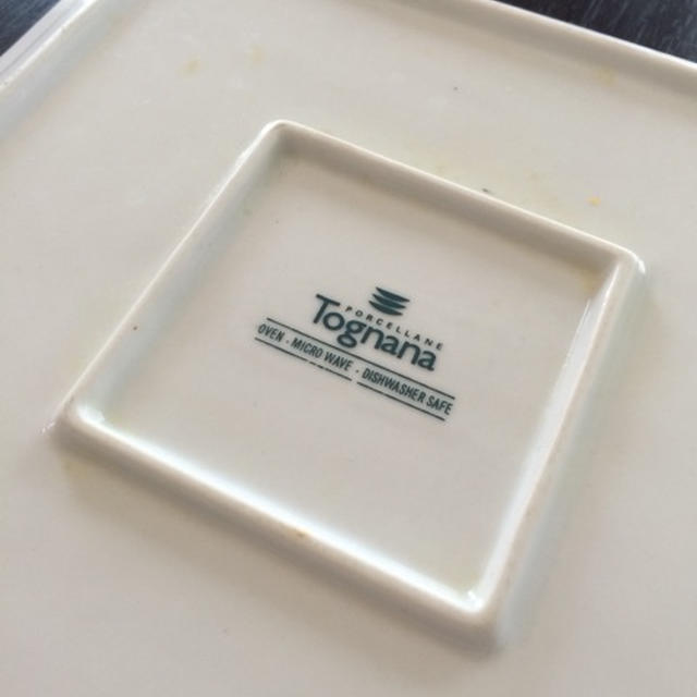 300円ショップの謎　と　今日のご飯。