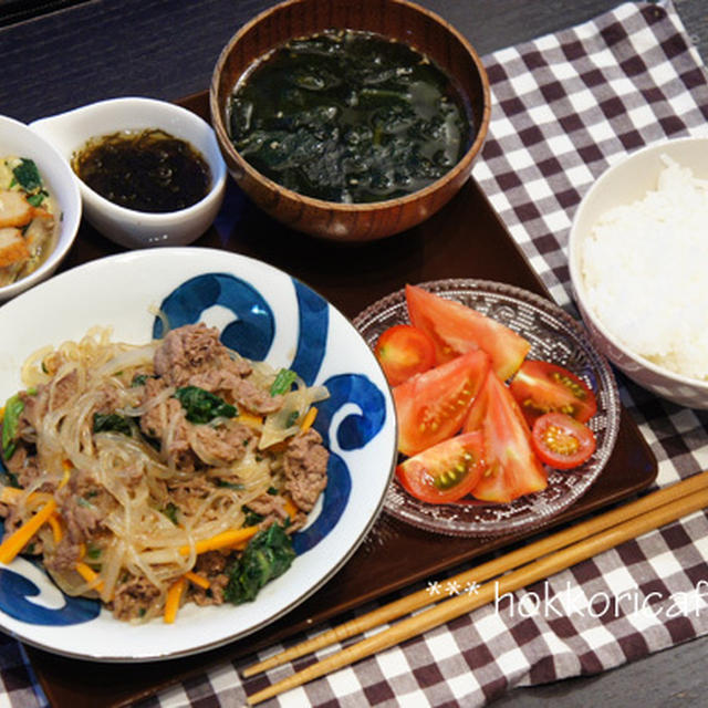 （夕飯）　チャプチェと採れたて冷やしトマト