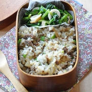 【簡単10分弁当】ちょっと余裕ができる手軽さが好き♡肉チャーハン弁当